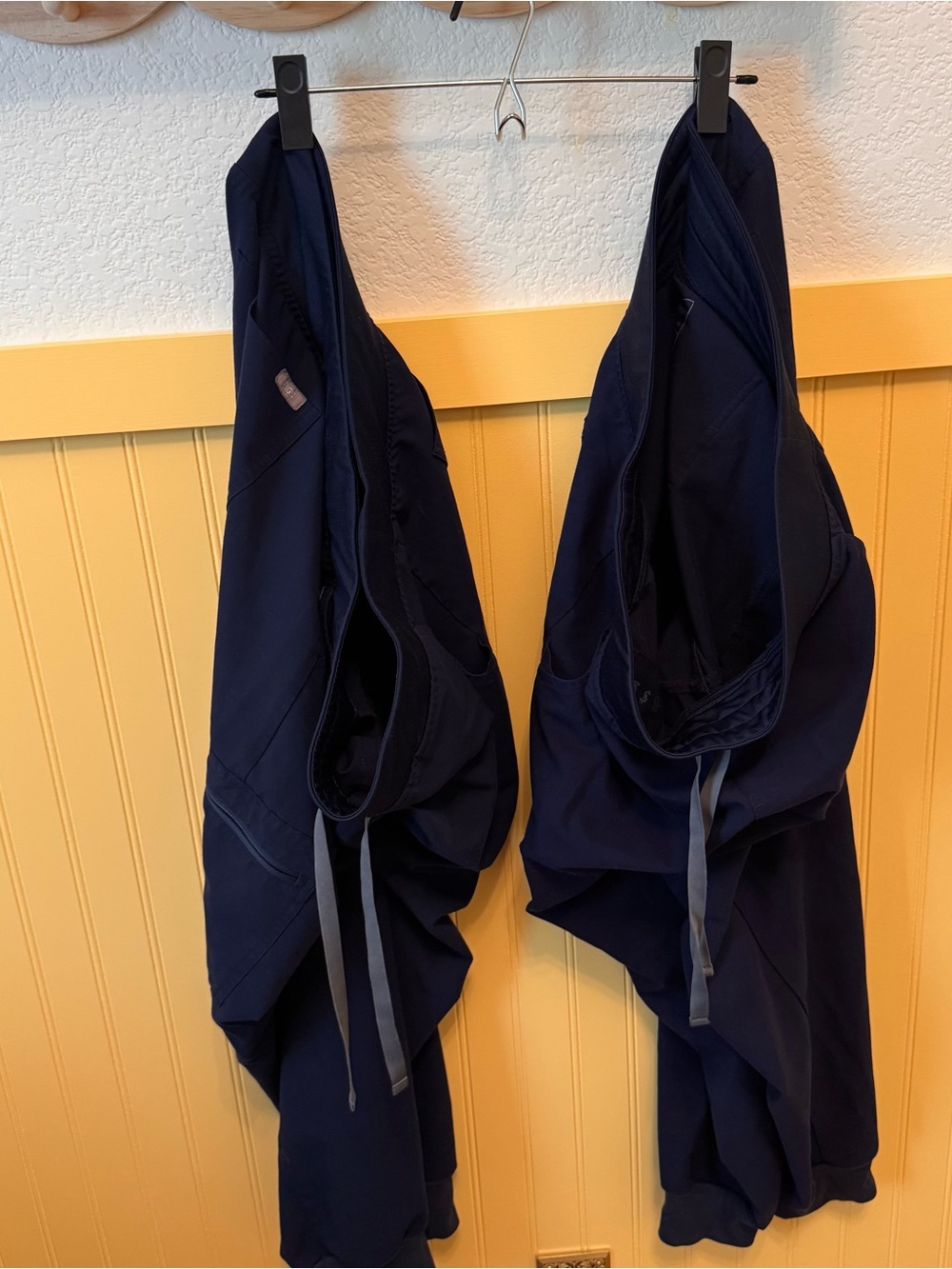 Set of 2 Figs joggers XL short in Navy